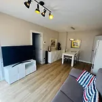 아파트 Lujoso Piso Enfrente De Playa De Fenals, 2 Terrazas *
